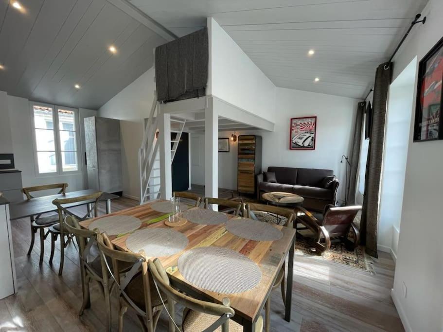 Grand Appartement Ancien En Centre Ville La Rochelle  Exterior foto